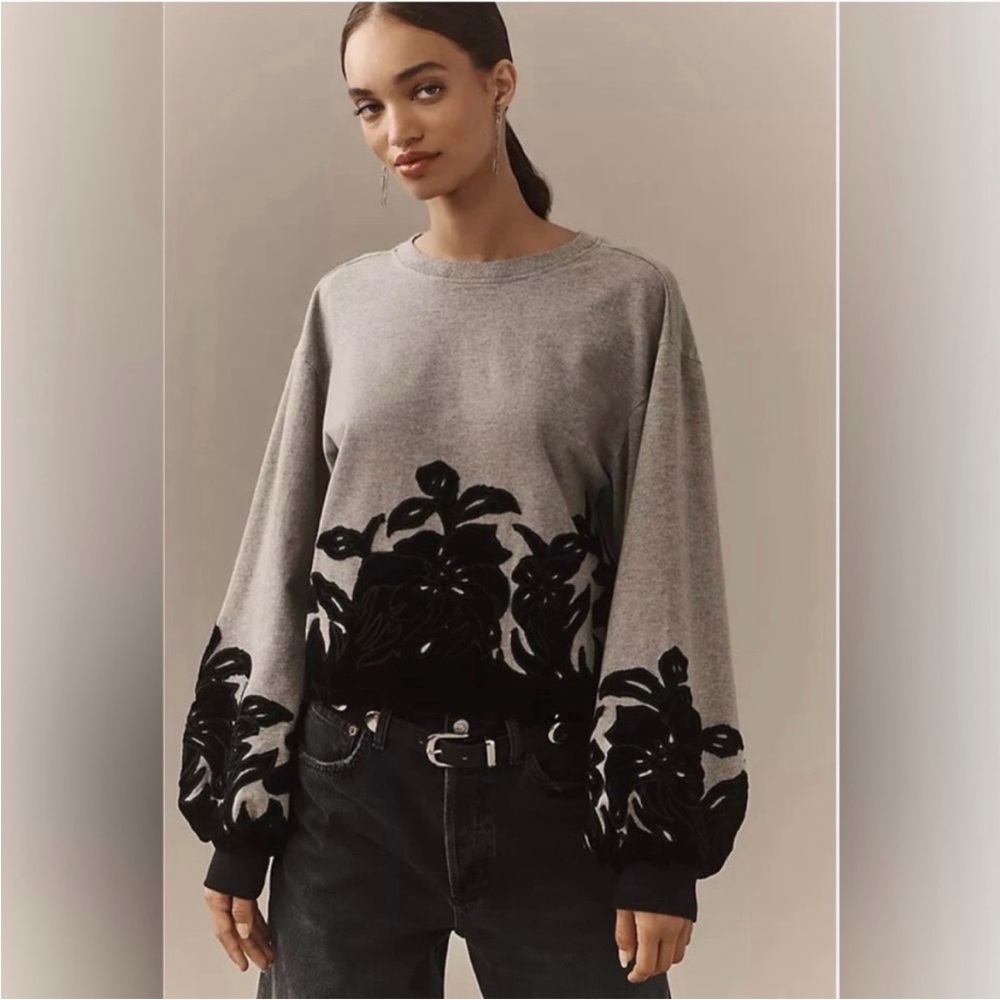 By Anthropologie Velvet Appliqué Sweatshirt Cropped XSP